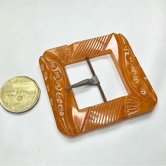 Art Deco Carved Bakelite Buckle 1930’s Beautifully Carved - Picture 2 of 6